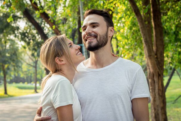 مهارت رابطه زناشویی با همسر -شناخت مردان و زنان - عشق محبت