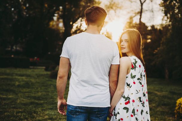 رابطه عاطفی - آموزش روابط زناشویی -شناخت مردان و زنان - عشق محبت - روانشناسی مهارت‌های ارتباطی دختران و پسران