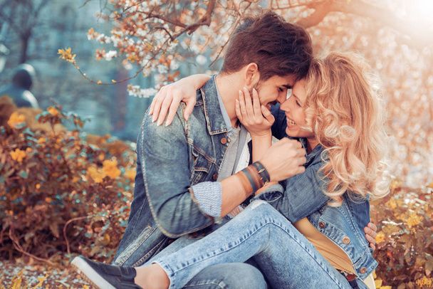 رابطه عاطفی - آموزش روابط زناشویی -شناخت مردان و زنان - عشق محبت - روانشناسی مهارت‌های ارتباطی دختران و پسران