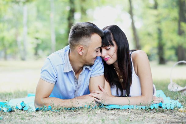 رابطه عاطفی - آموزش روابط زناشویی -شناخت مردان و زنان - عشق محبت - روانشناسی مهارت‌های ارتباطی دختران و پسران