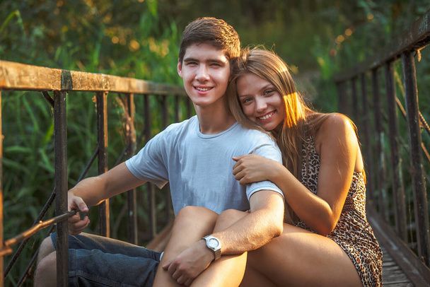 رابطه عاطفی - آموزش روابط زناشویی -شناخت مردان و زنان - عشق محبت - روانشناسی مهارت‌های ارتباطی دختران و پسران