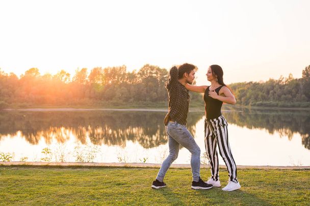 ازدواج - رابطه زناشویی با همسر -شناخت مردان و زنان - عشق محبت، علاقه - روانشناسی مهارت های ارتباطی دختران و پسران